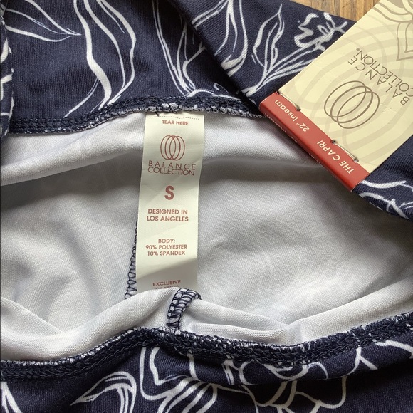 Balance Collection NWT Capri Leggings navy and white floral print. - Picture 2 of 4